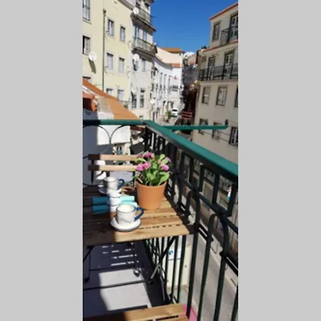 Inloveapartments - Alfama Balcony *