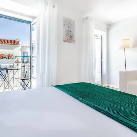 Inloveapartments - Alfama Balcony