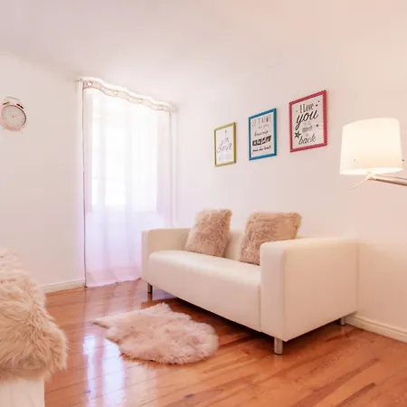 Alfama Balcony Apartment