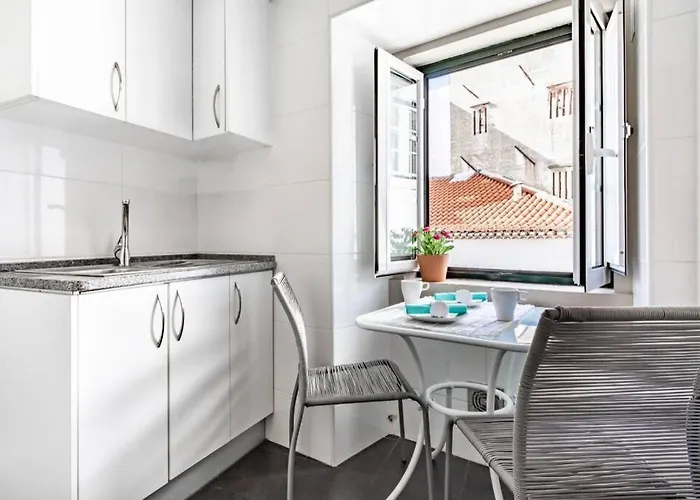 Alfama Balcony شقة