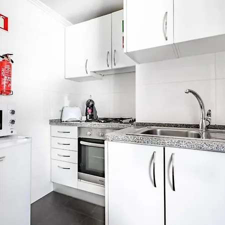 Alfama Balcony Apartment Lisbon